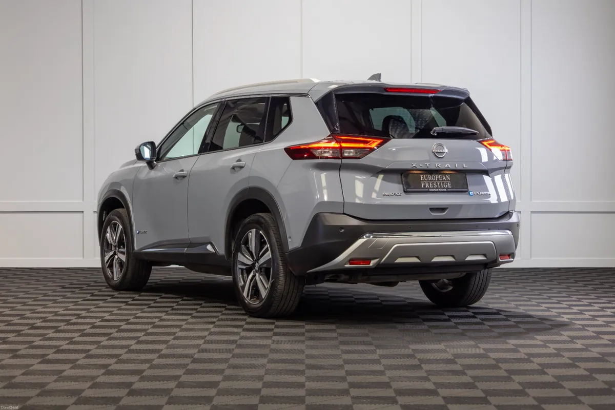 242 Nissan X-Trail e-Power 7 Seater - Image 4