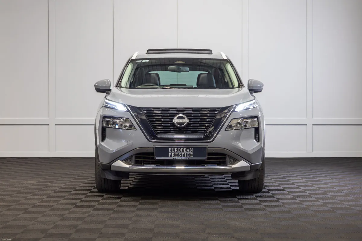 242 Nissan X-Trail e-Power 7 Seater - Image 2