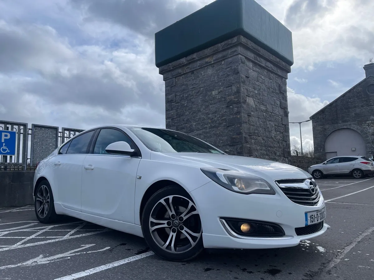 2015 INSIGNIA SRI NAV 2.0 DIESEL WHITE - Image 1
