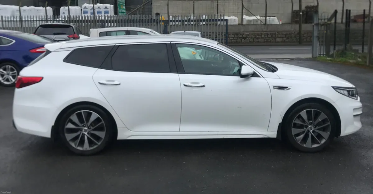 Kia Optima Estate 1.7 CRDI Deluxe Edition - Image 4