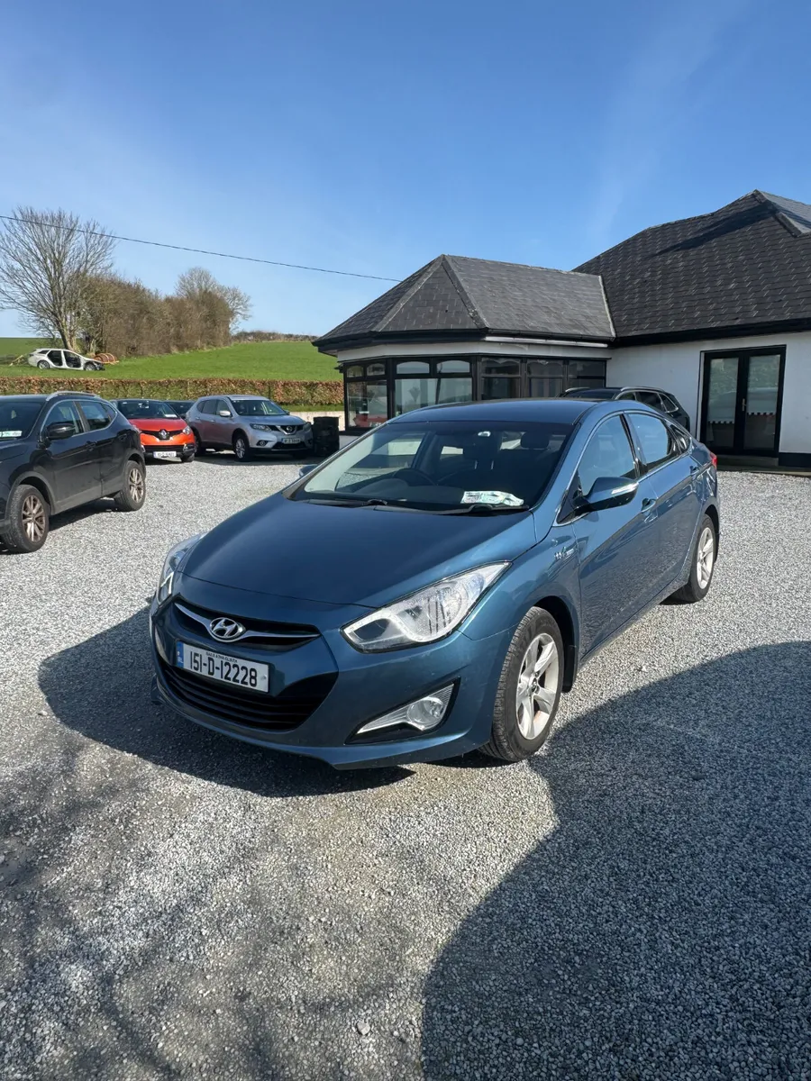 Hyundai i40 2015 very low km - Image 1