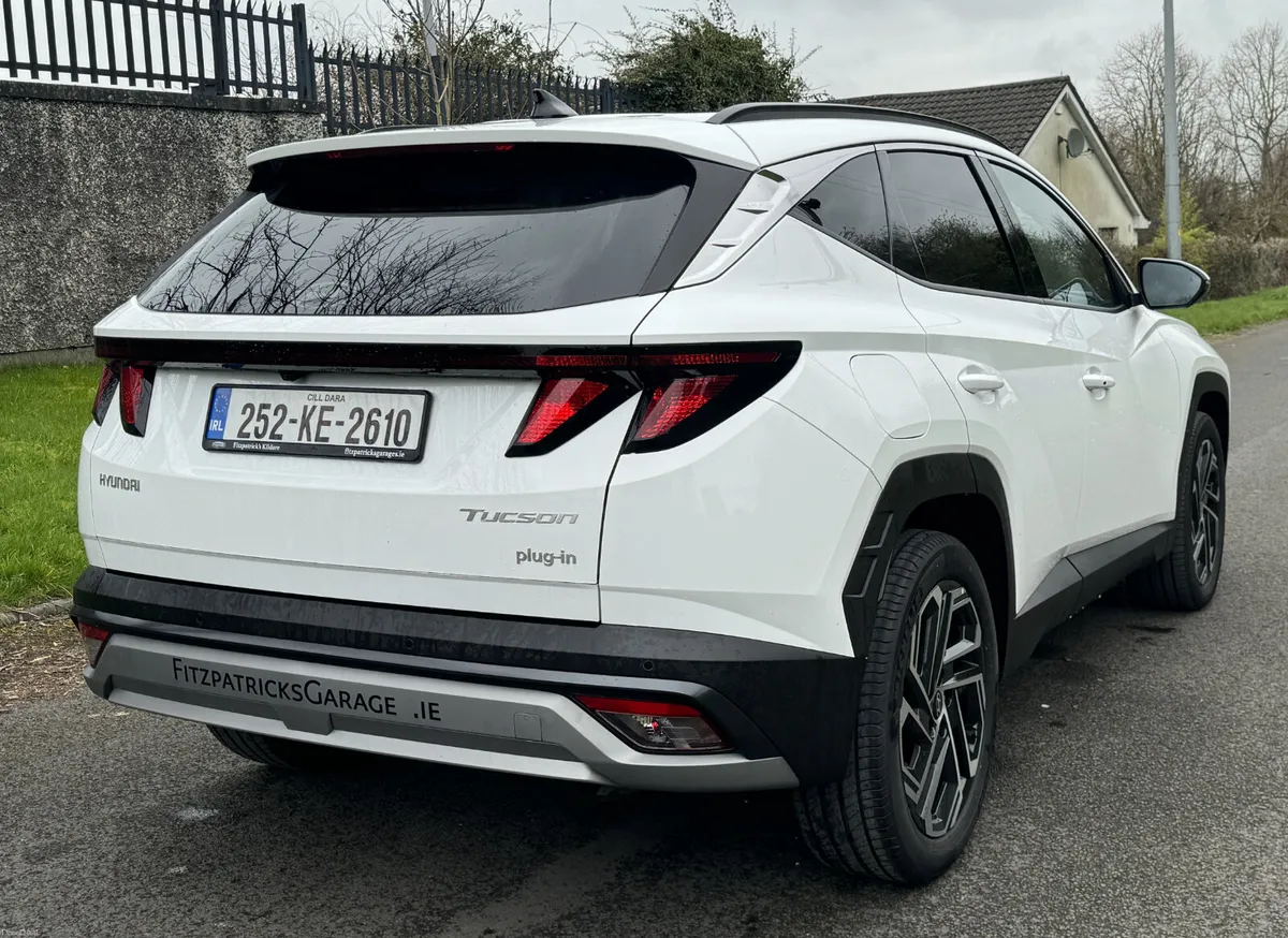 Tucson FaceLift Executive - Petrol Hybrid Plug-in - Image 4