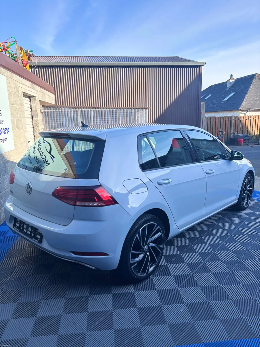 Volkswagen Golf 2017 - Image 2