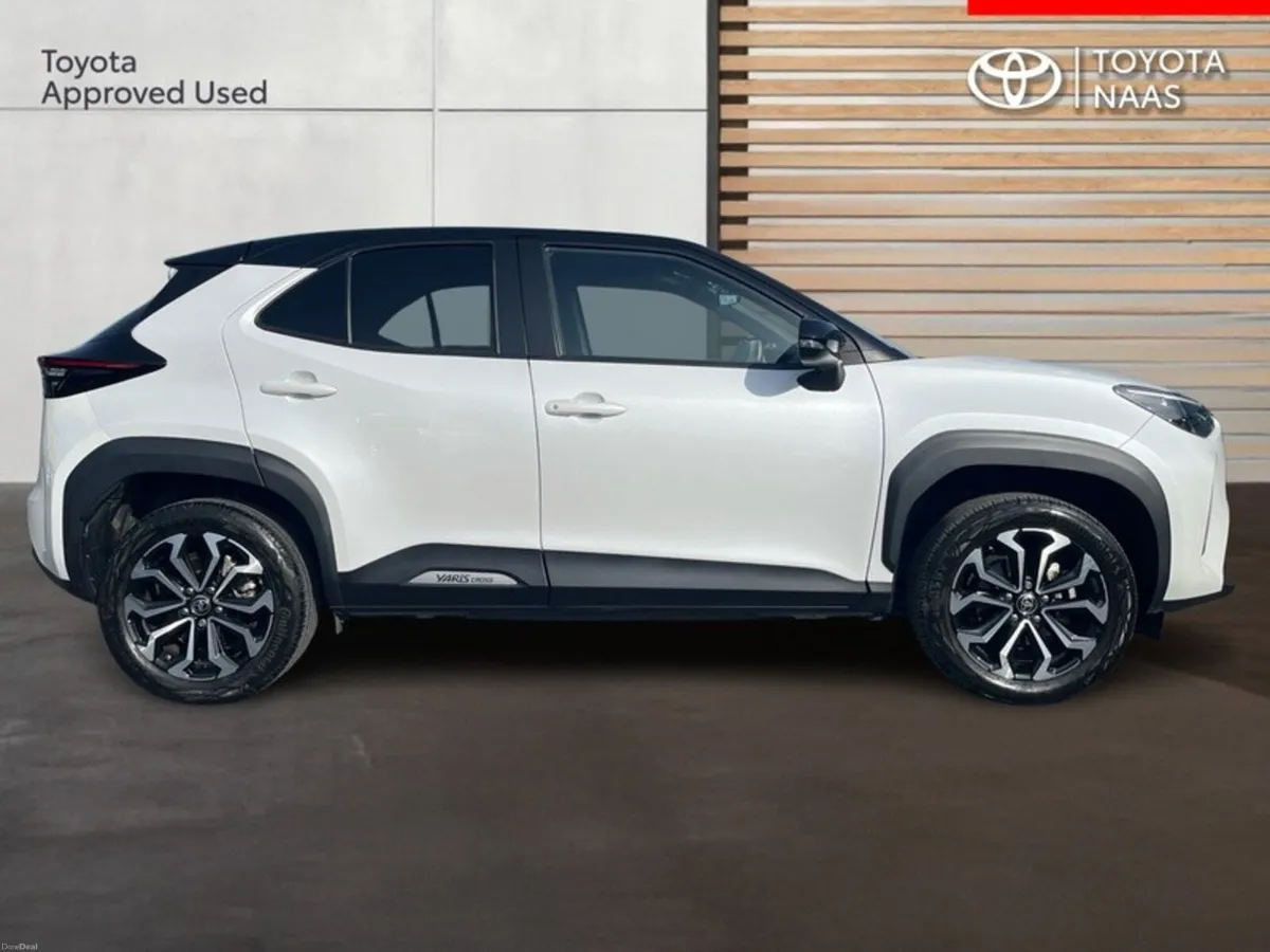 Toyota Yaris Cross CROSS LUNA SPORT 4DR AUTO - Image 3