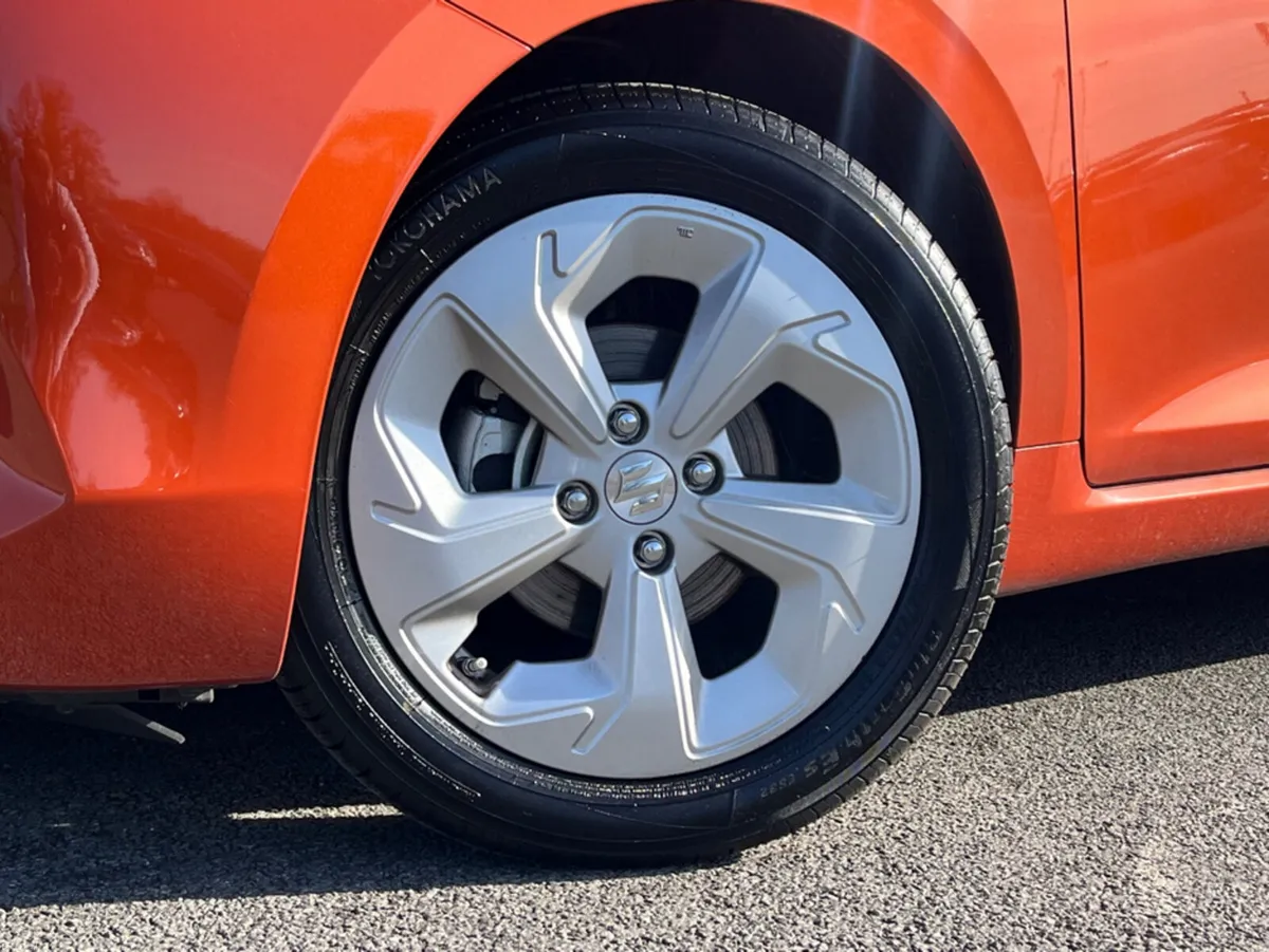 Suzuki Swift 1.2 HYBRID MOTION CVT 5DR - Image 5