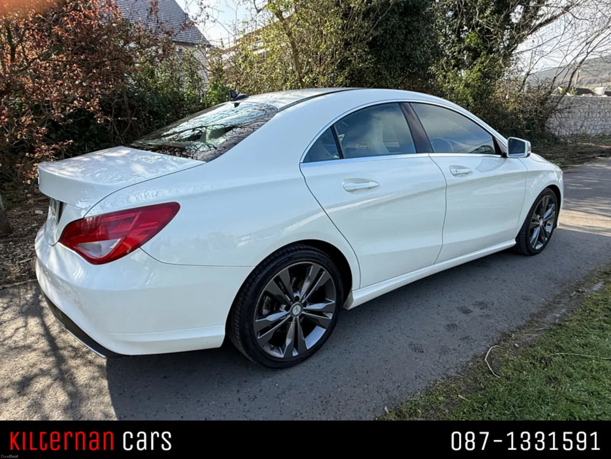 Mercedes-Benz CLA 180 URBAN 4DR - Image 3