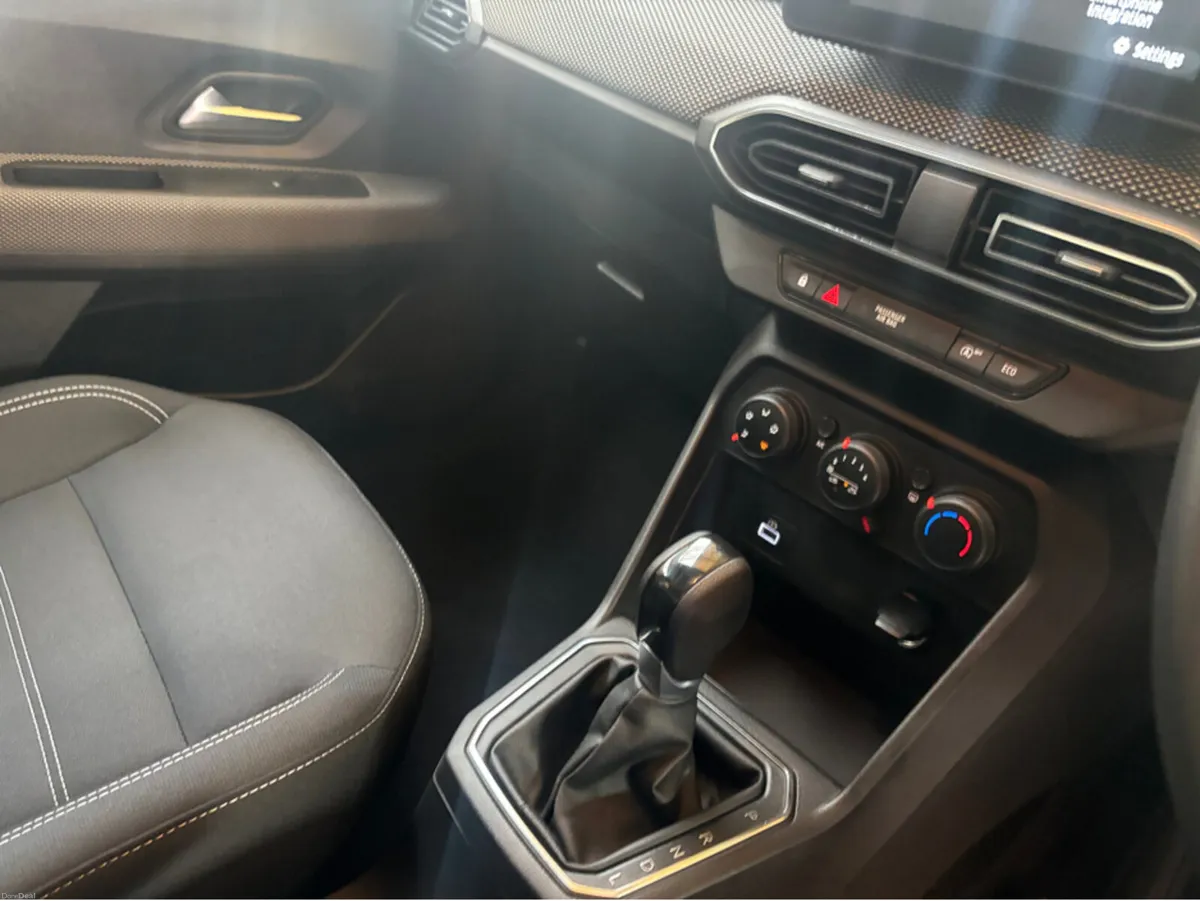 Dacia Sandero COMFORT TCE 90 CVT MY2 MY21.5 5DR - Image 2