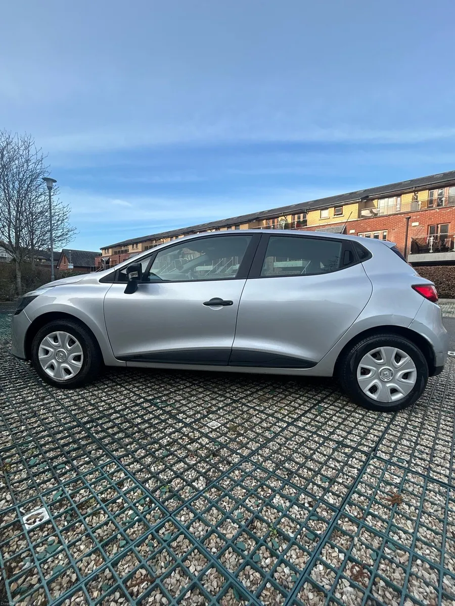 2015 Renault Clio 1.2 petrol 78,000 kmm - Image 1