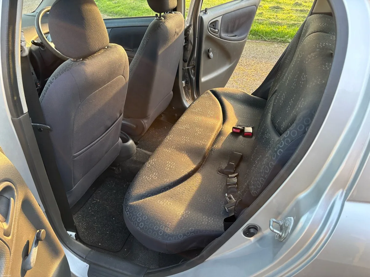 Toyota Yaris - Image 4