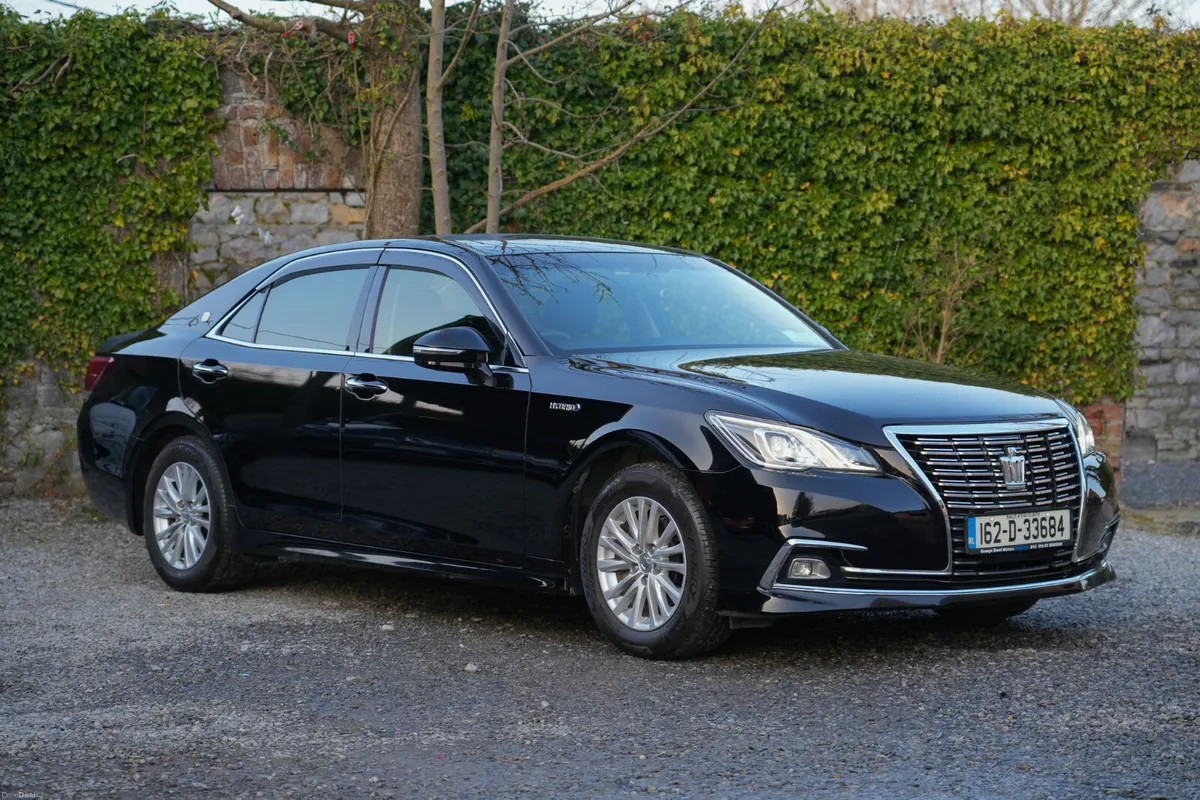 2016 Toyota Crown 2.5 Hybrid - Image 1