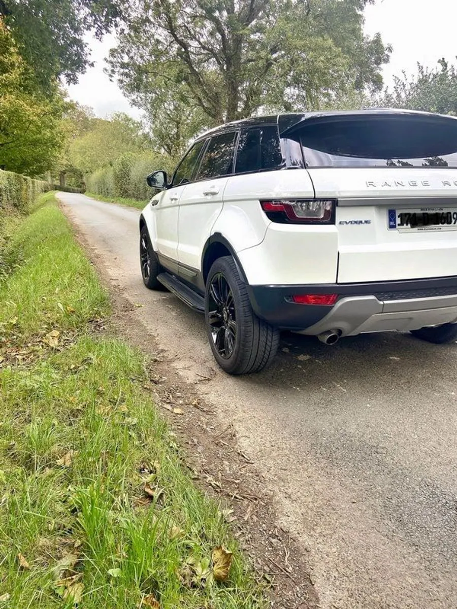2017 Land Rover Range Rover Evoque Low Mileage, Pristine Condition - Image 4