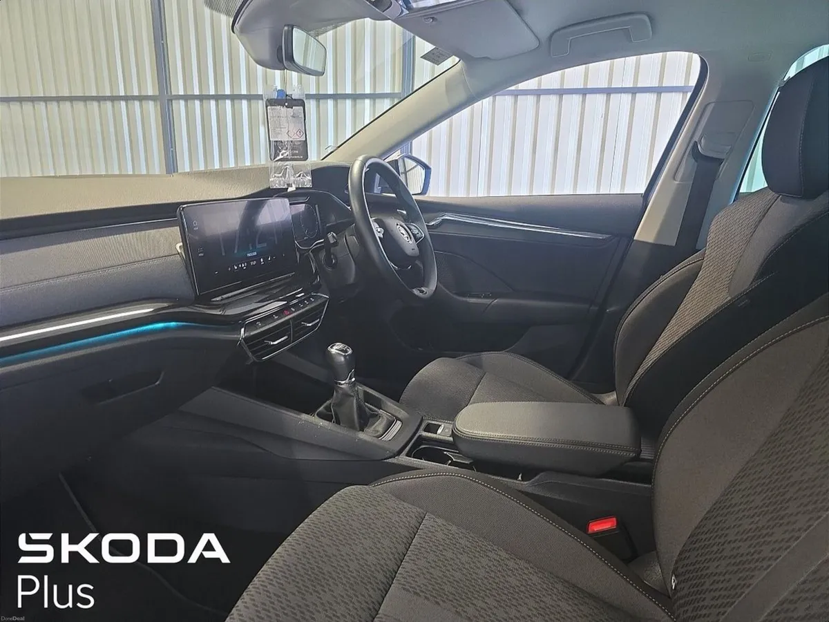 Skoda Octavia COMBI 2.0 TDI 115BHP STYLE - Image 4