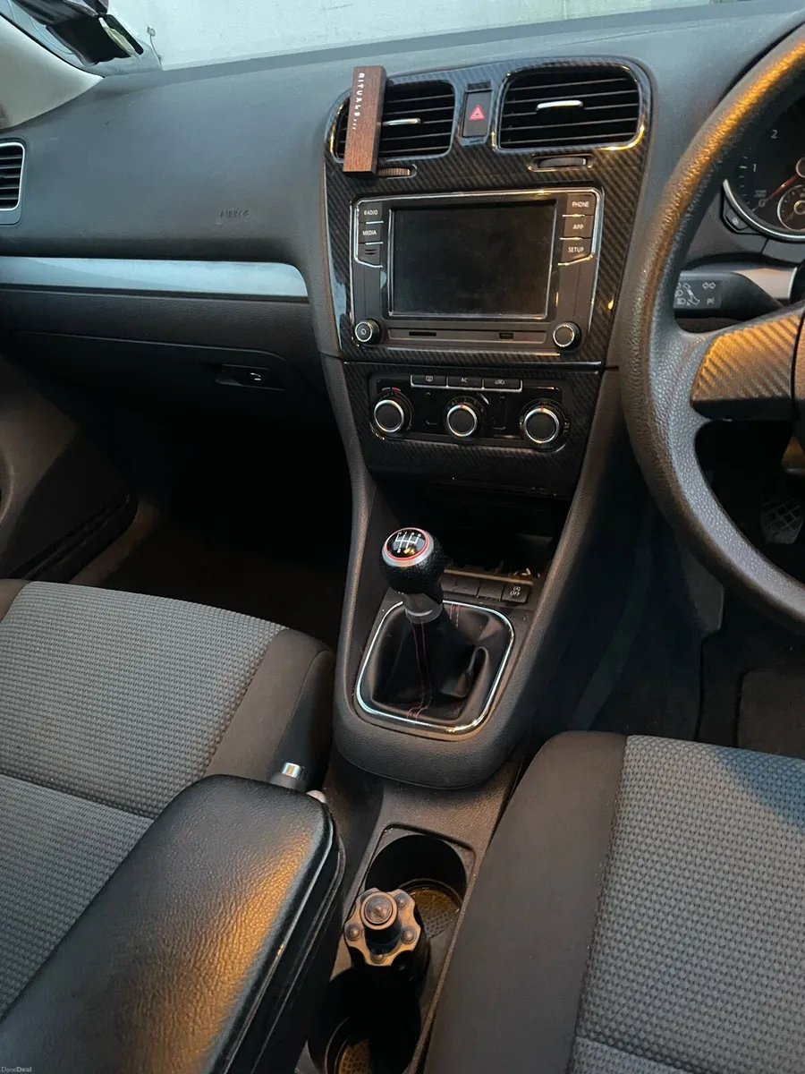 Volkswagen golf - Image 4