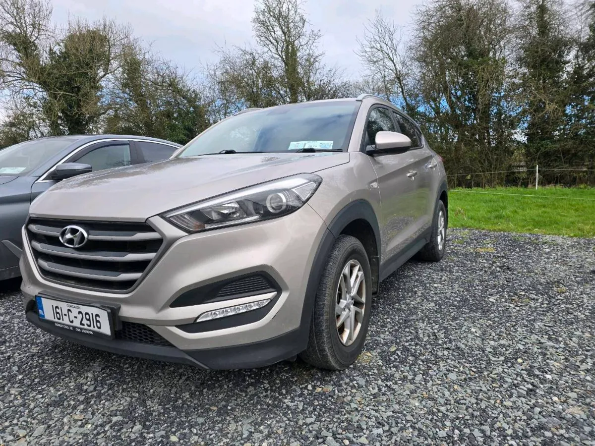 HYUNDAI TUSCON - Image 2