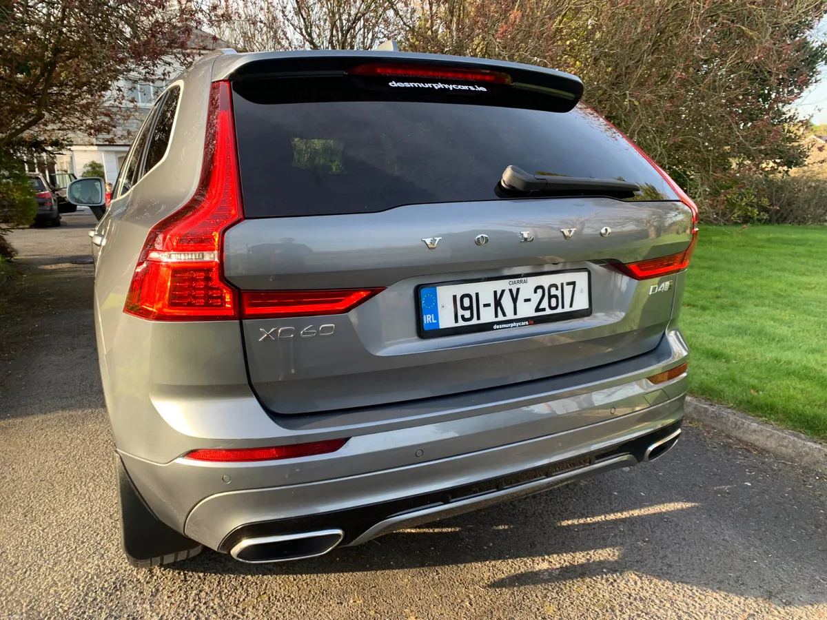 Volvo XC60 2019 R-Design - Image 4