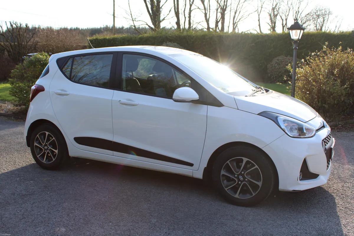 2017 HYUNDAI i10 DELUXE 1.0 5dr. - Image 3