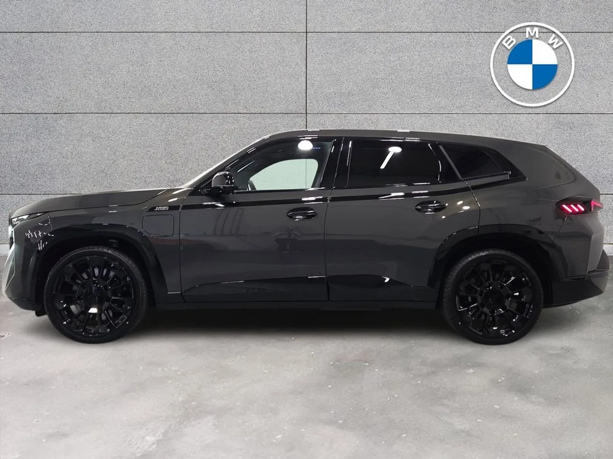 BMW XM 3.0 - Image 4