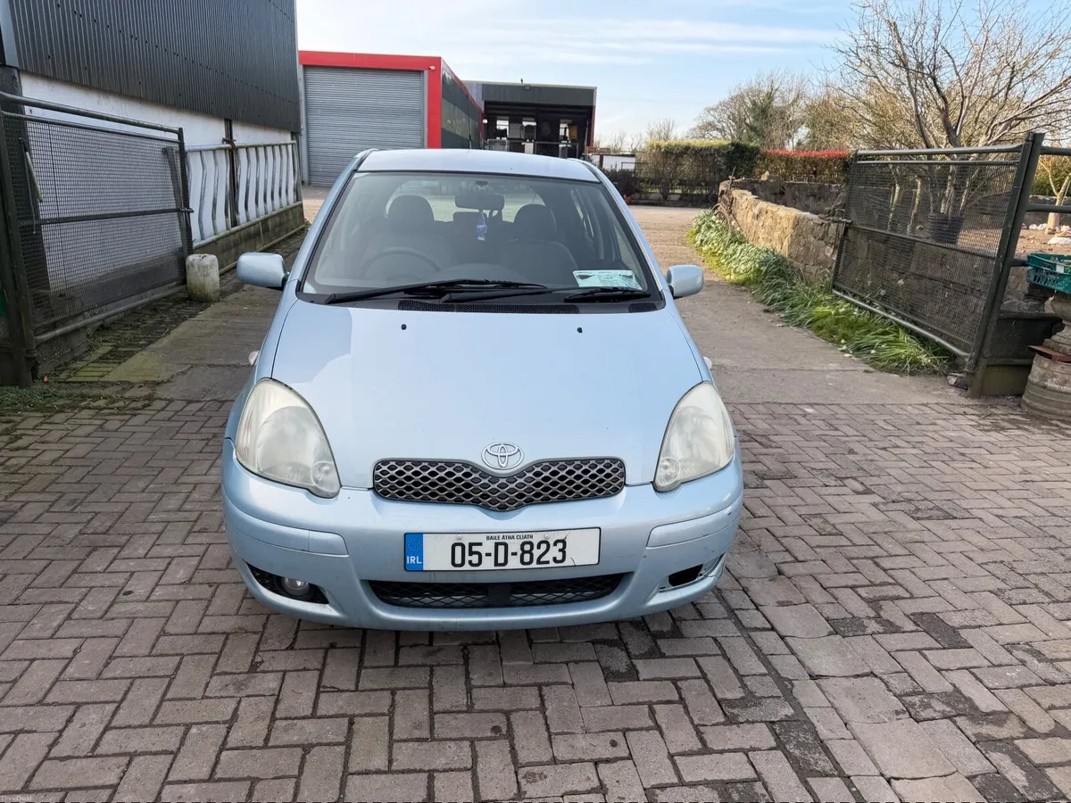 Toyota Yaris 2005 petrol 1.0 manual - Image 1
