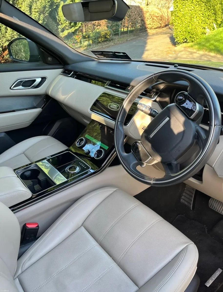 Land Rover Range Rover Velar 2018 R-Dynamic - Image 3