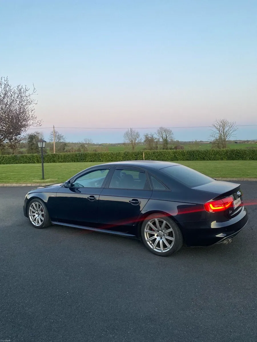 Audi A4 S-Line Black edition B8.5 - Image 4
