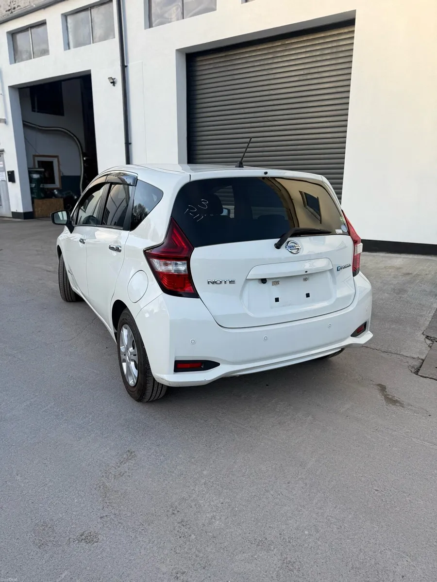 182 Nissan Note e-power Low km + warranty - Image 3