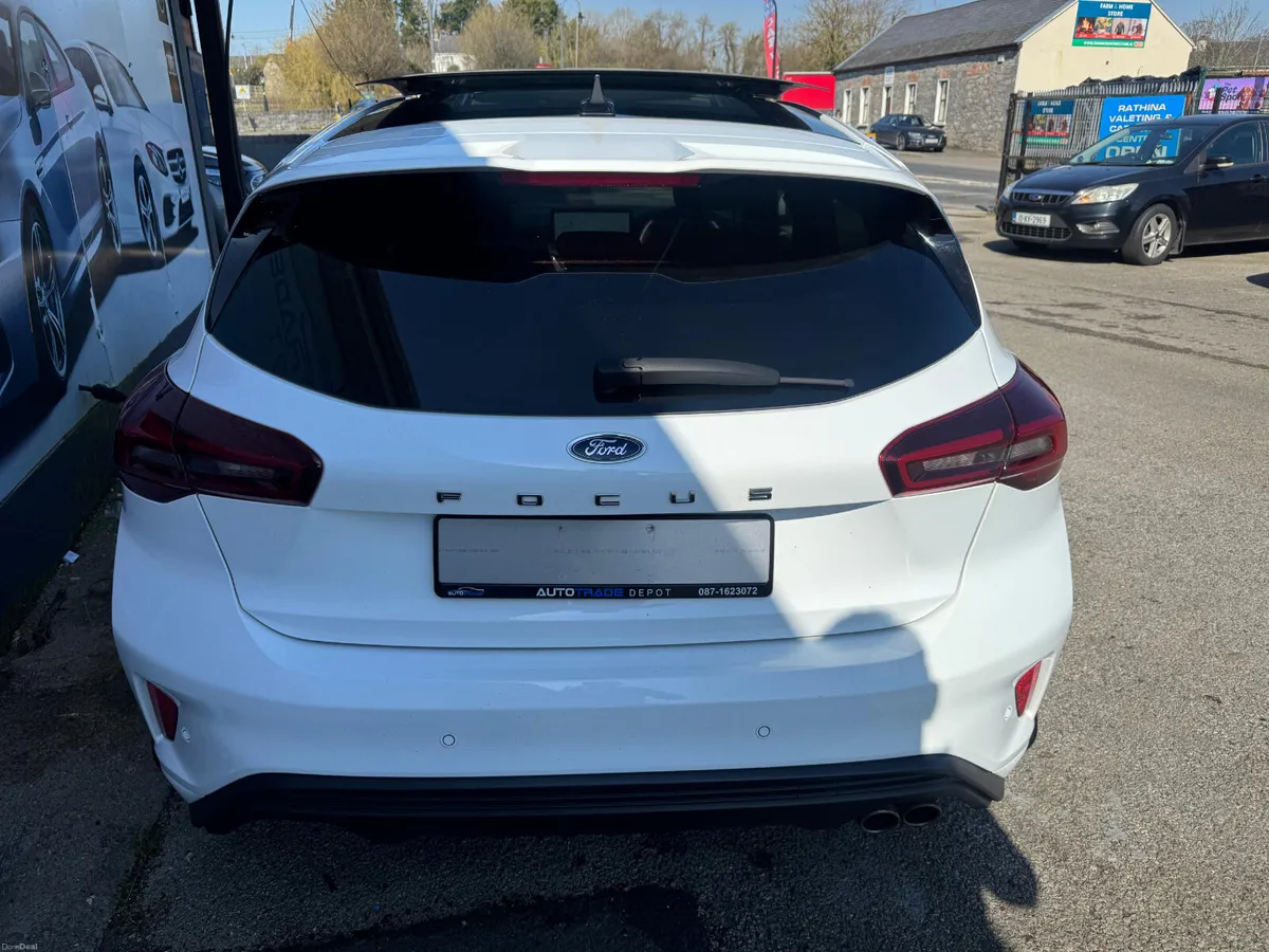 FORD FOCUS ST LINE GLASS ROOF HIGH SPEC - Image 4
