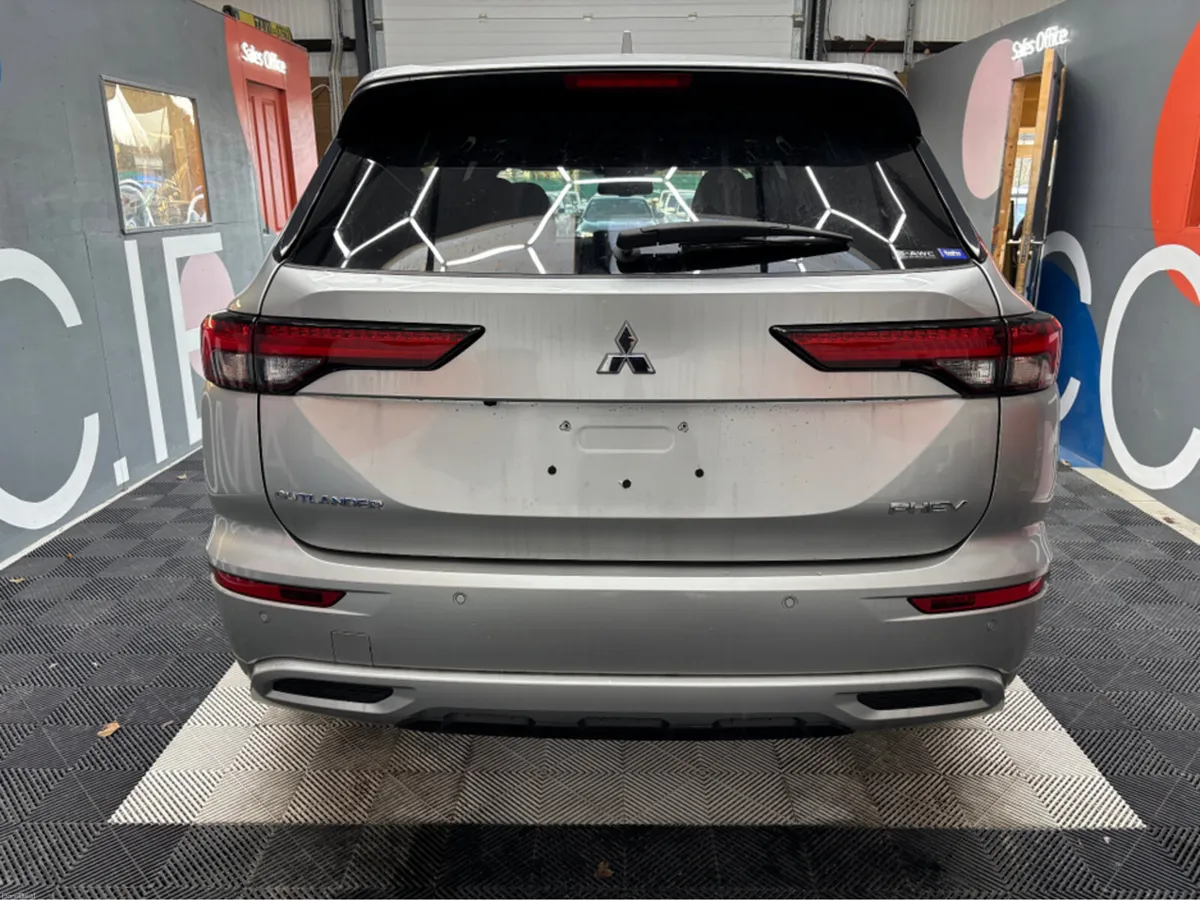 Mitsubishi Outlander 7 Seater - Sunroof - Heated S - Image 3