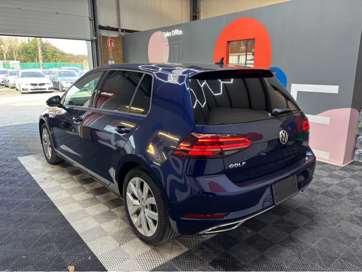 Volkswagen Golf Highline - Heated Leather Seats - - Image 4