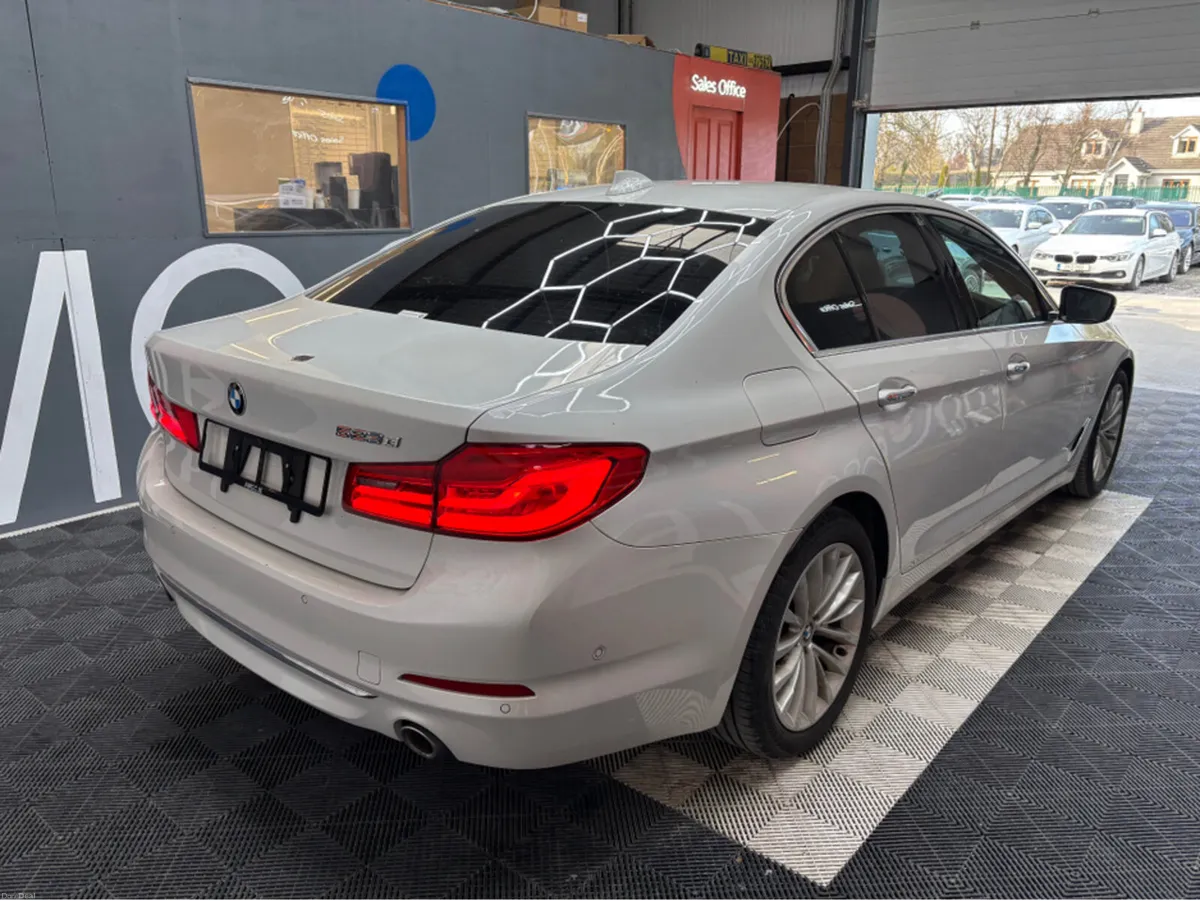 BMW 5-Series 523d - Automatic - 360 Cam - Image 2