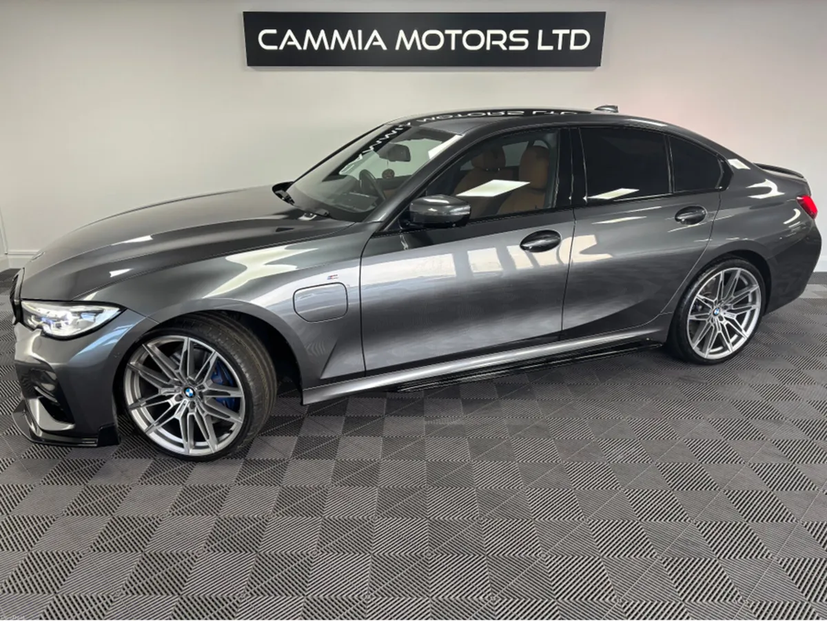 BMW 3-Series *BMW 330e* *LOW MILEAGE* *DIGITAL DAS - Image 2