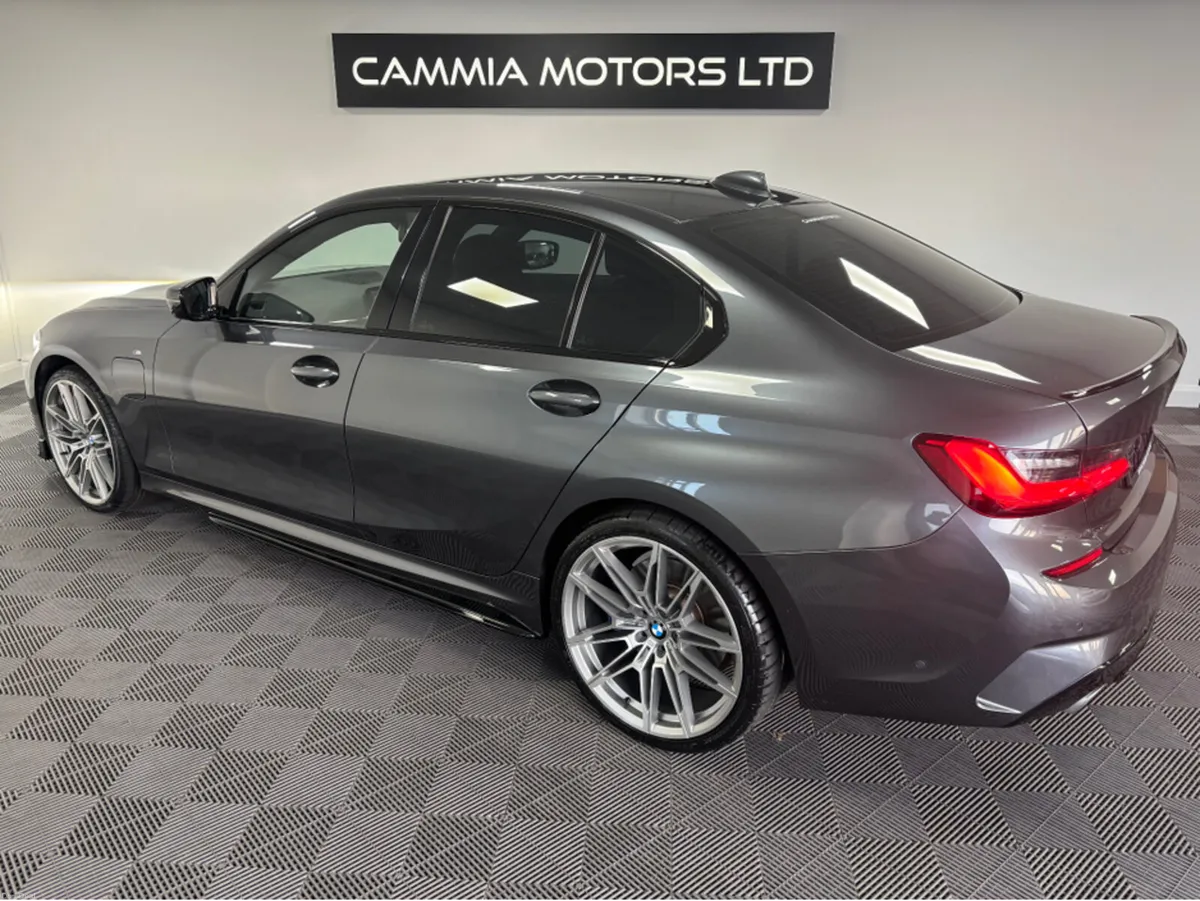 BMW 3-Series *BMW 330e* *LOW MILEAGE* *DIGITAL DAS - Image 4