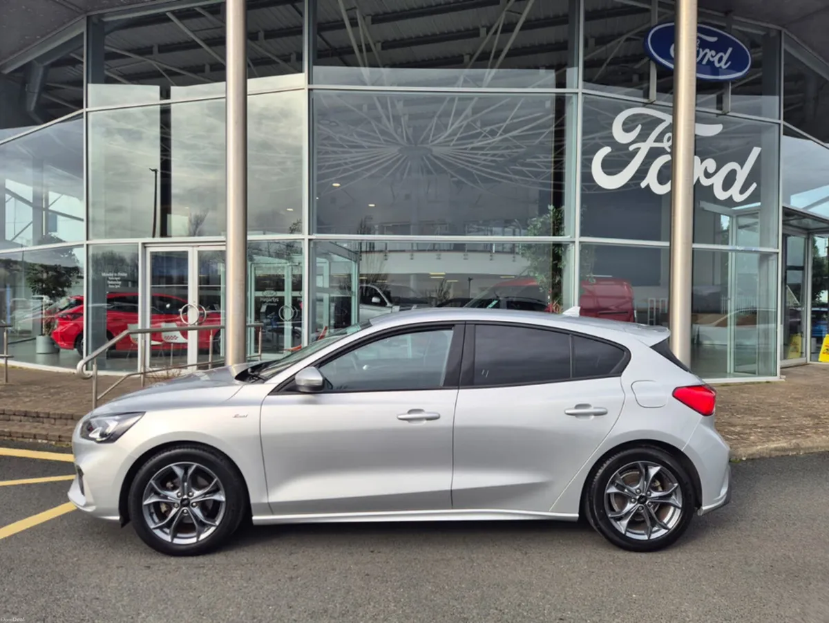 Ford Focus ST-LINE 5DR 1.0T 125 S6.2 M6 FW - Image 2