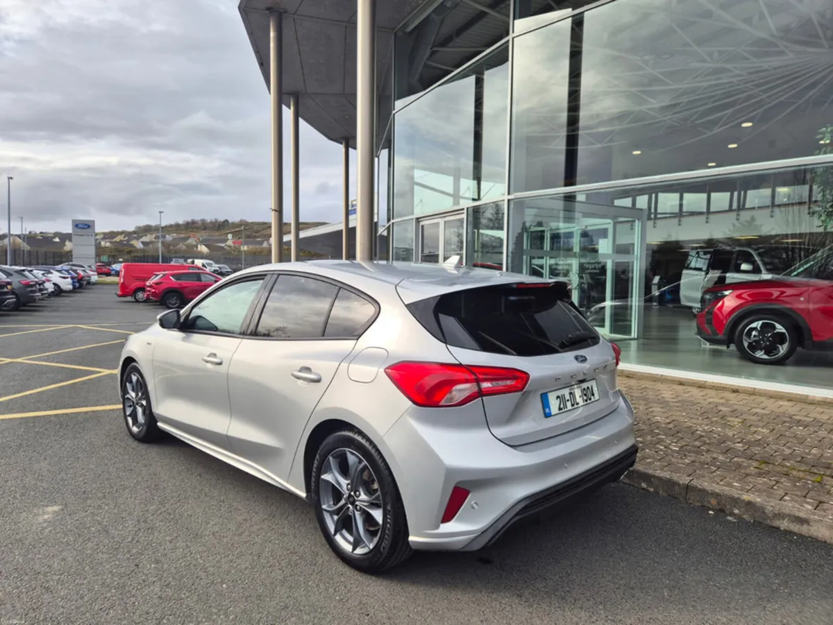 Ford Focus ST-LINE 5DR 1.0T 125 S6.2 M6 FW - Image 3