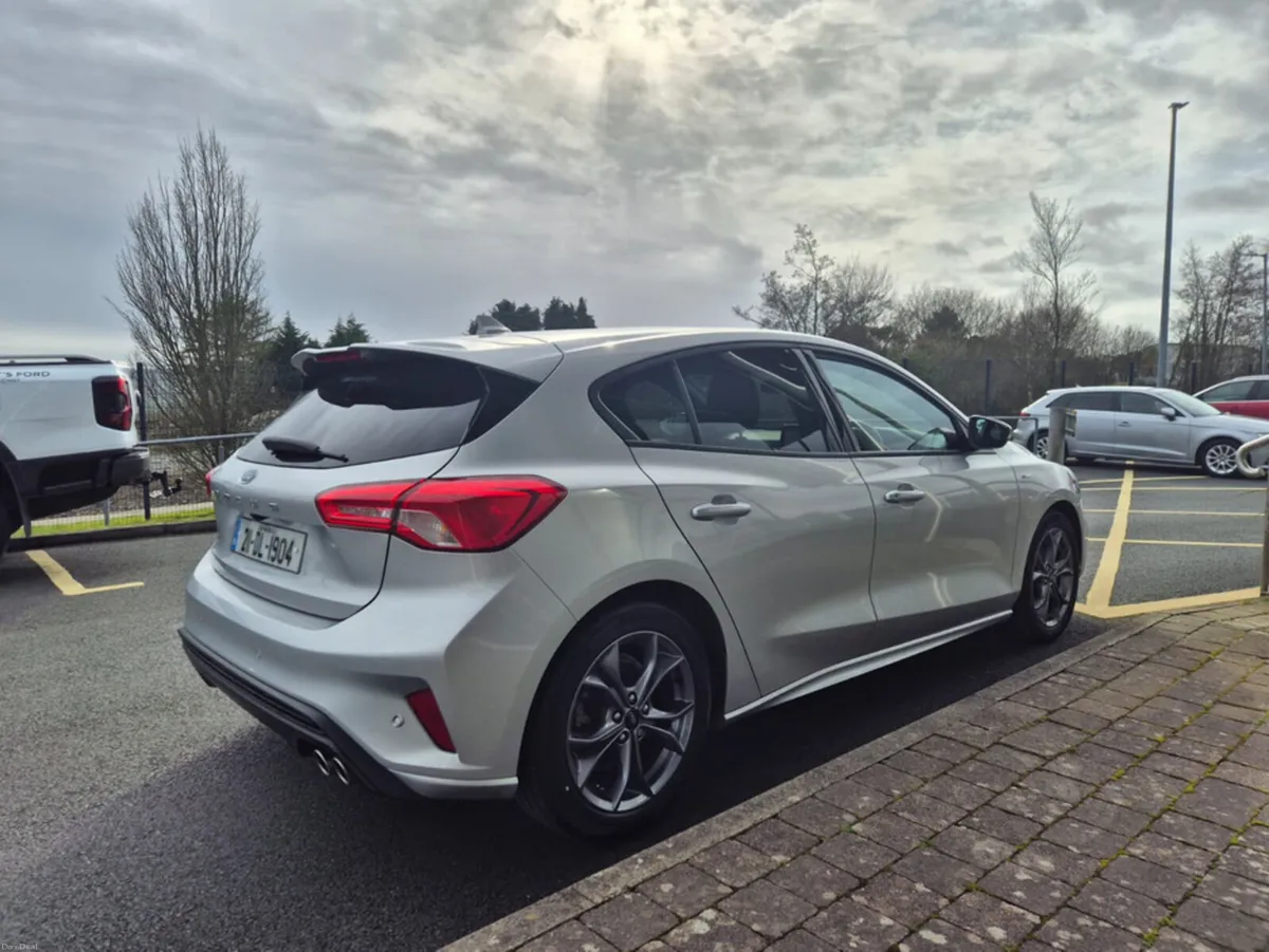 Ford Focus ST-LINE 5DR 1.0T 125 S6.2 M6 FW - Image 4