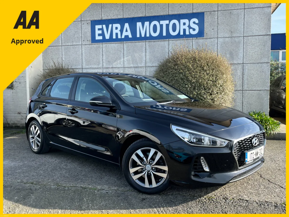 Hyundai i30 DELUXE 1.6 DIESEL //LOW MILES//REVERSE - Image 1