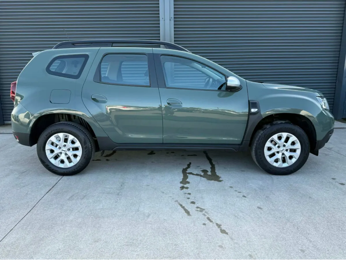Dacia Duster EXPRESSION TCE 150 EDC PETROL - Image 3