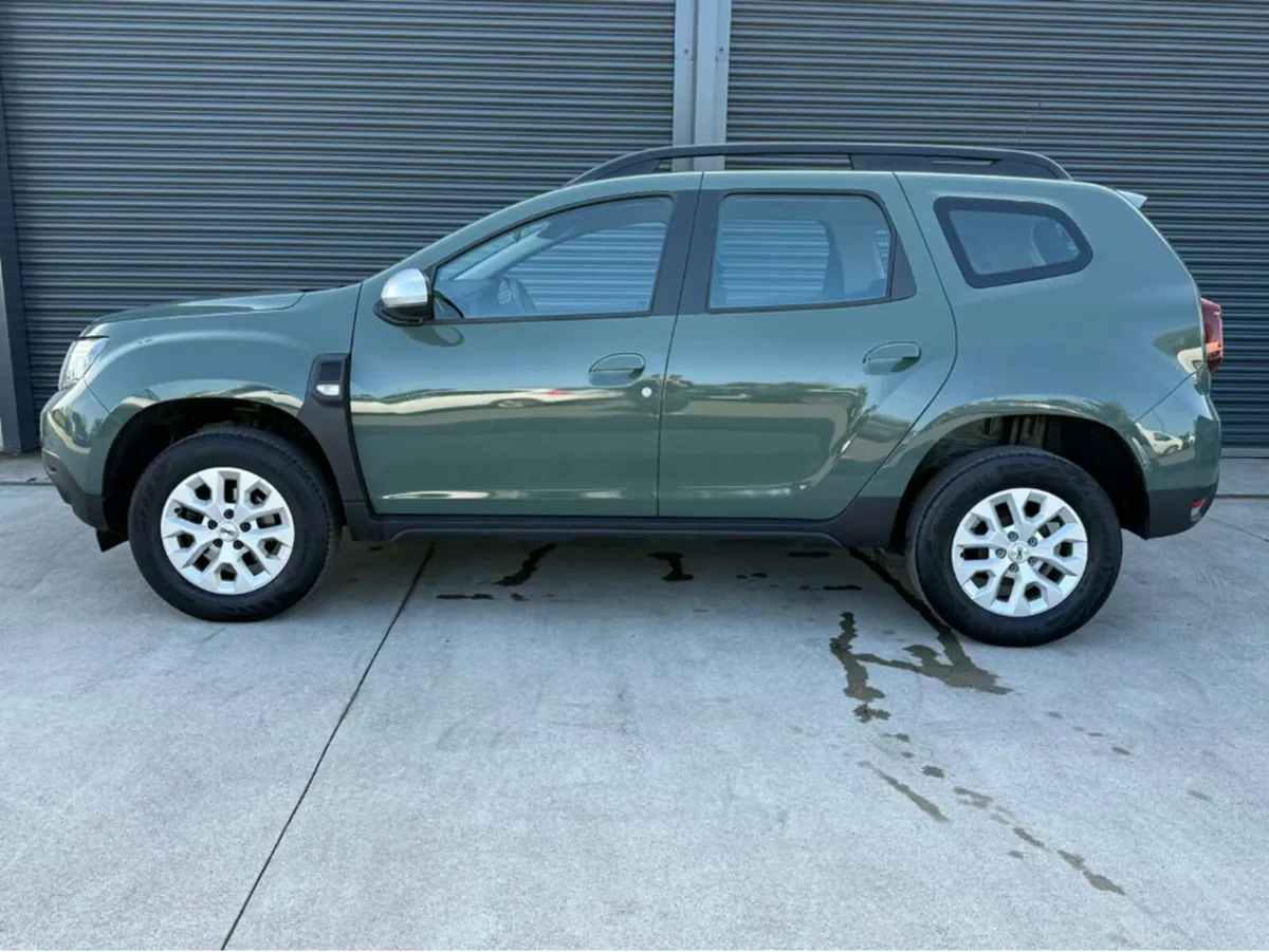 Dacia Duster EXPRESSION TCE 150 EDC PETROL - Image 4