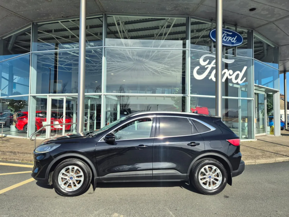 Ford Kuga TITANIUM 5DR 1.5TD 120PS - Image 2