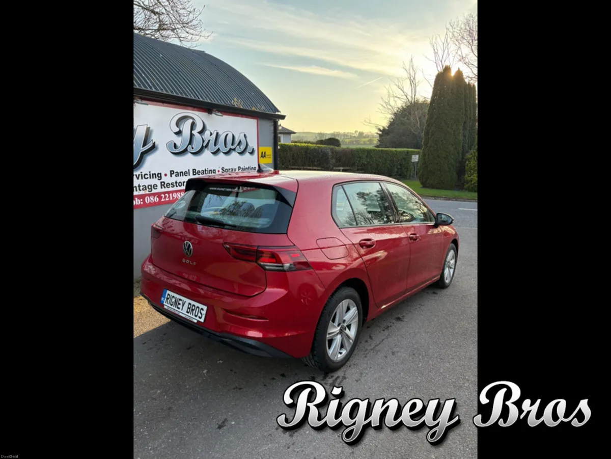 Volkswagen Golf LIFE TSI - Image 4