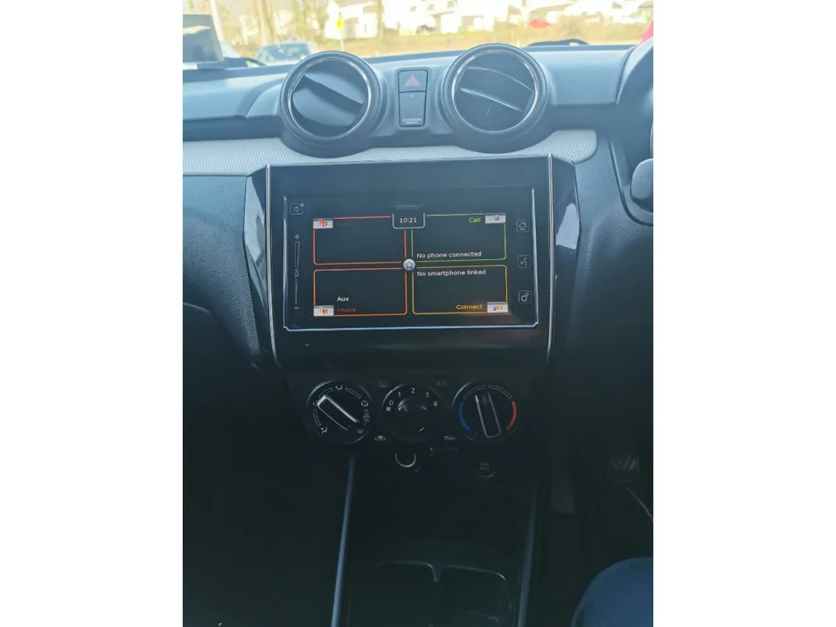 Suzuki Swift 1.0 BOOSTERJET SZ-T 5DR 111PS - Image 3