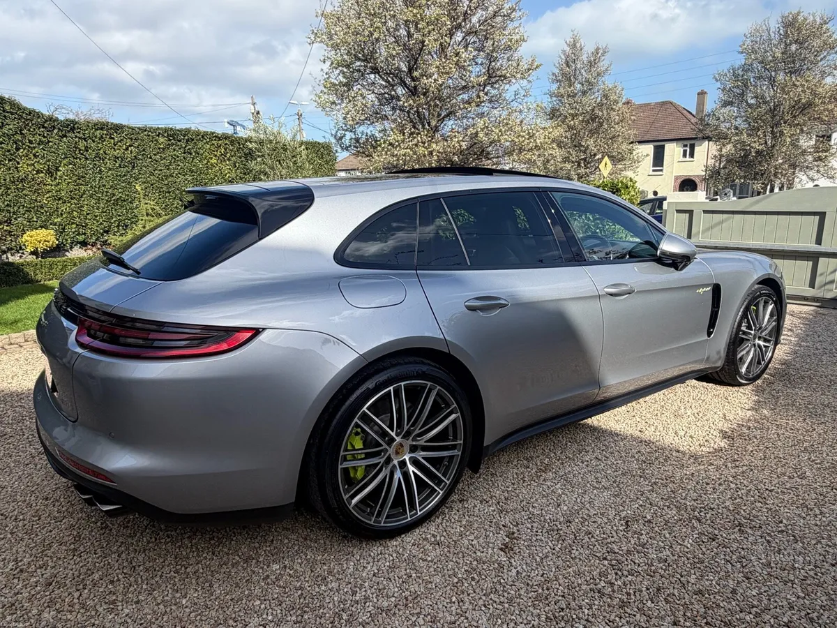 Porsche Panamera 4 E Hybrid Sport Turismo 4WD - Image 3