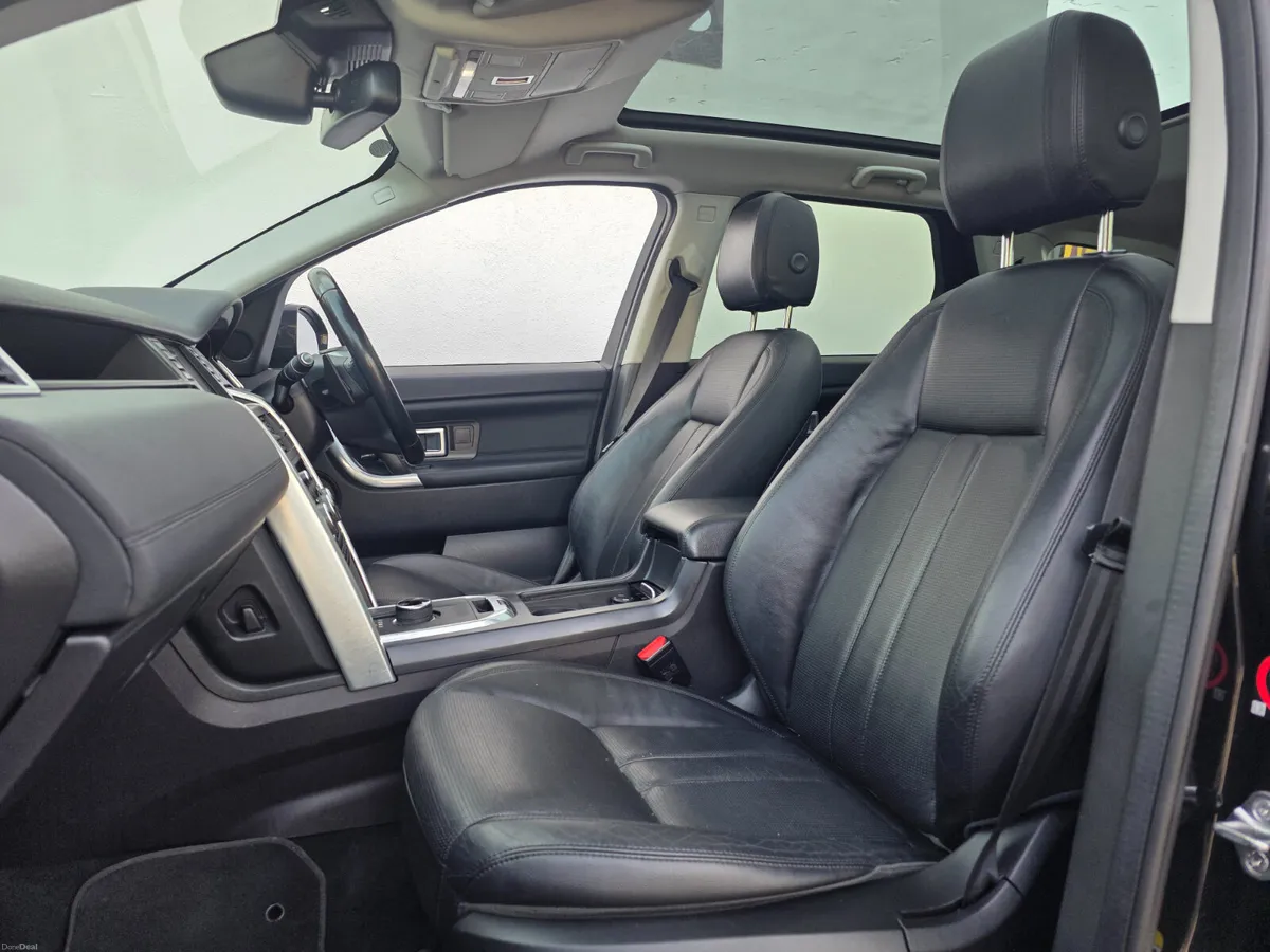 2017 Land Rover Discovery Sport 2.0 TD4 HSE - Image 5
