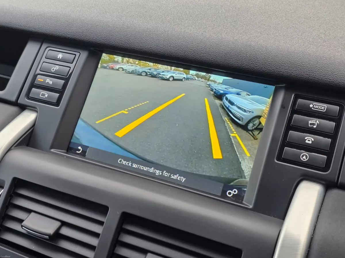 2017 Land Rover Discovery Sport 2.0 TD4 HSE - Image 6