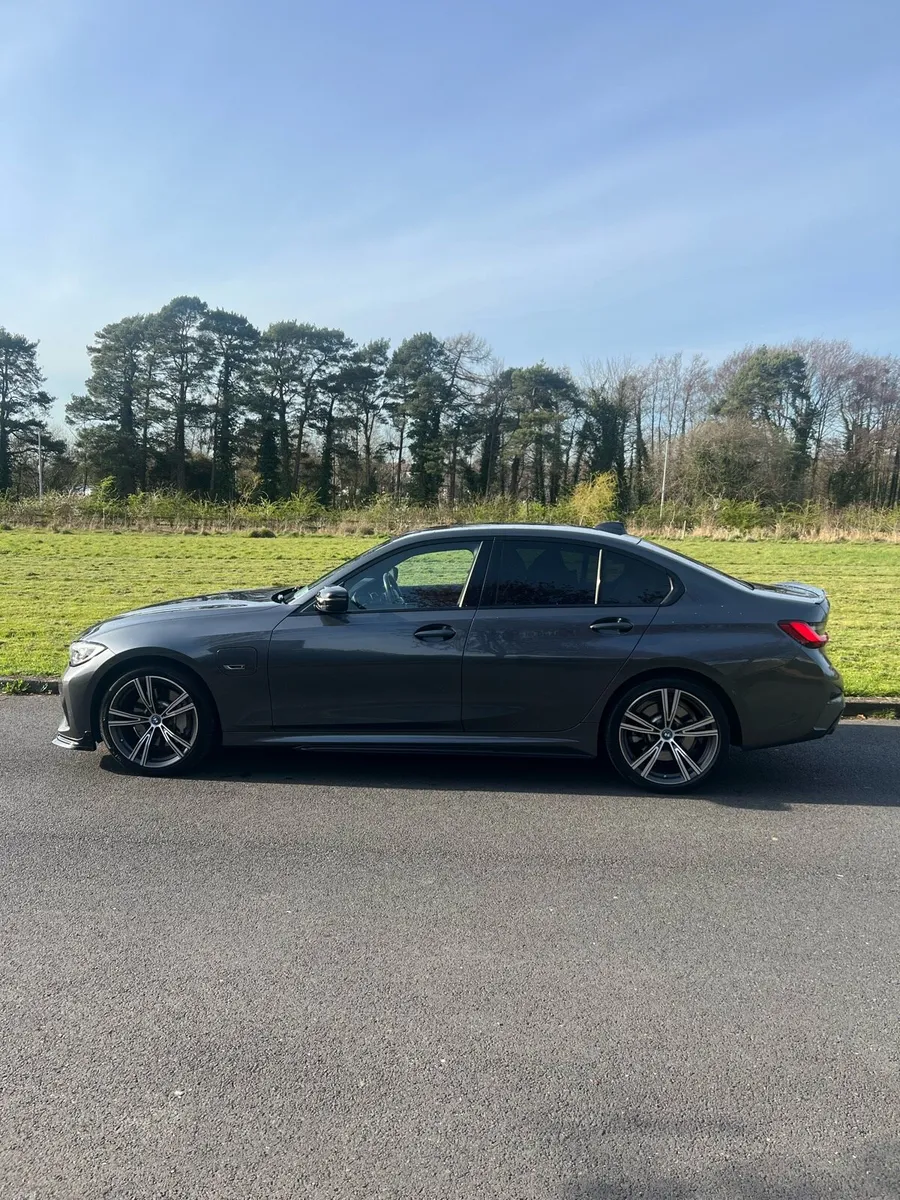 BMW 330e M Sport - Image 4