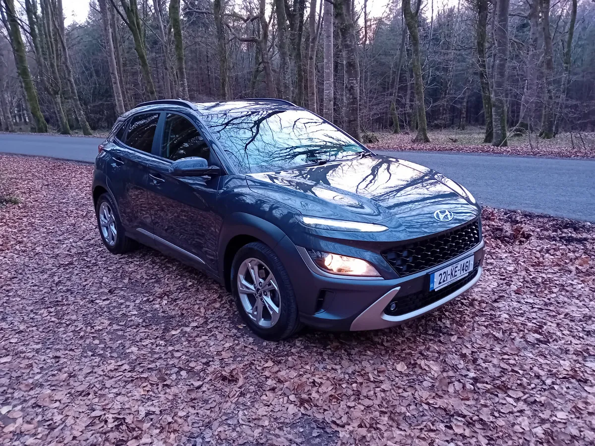 HYUNDAI  KONA 1.0T 6 SPEED  SUV EXECUTIVE - Image 3