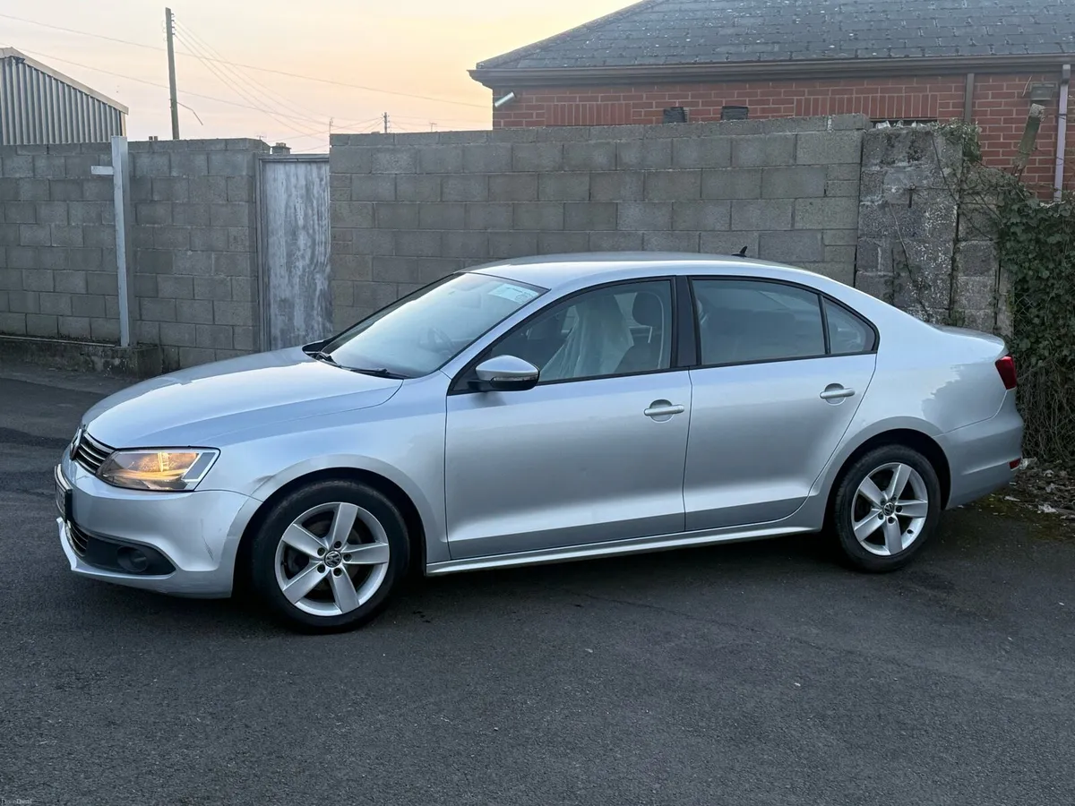 Volkswagen jetta - Image 4