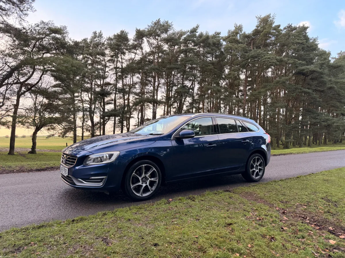 Volvo V60 2014 Diesel Ocean Race Edition - Image 3