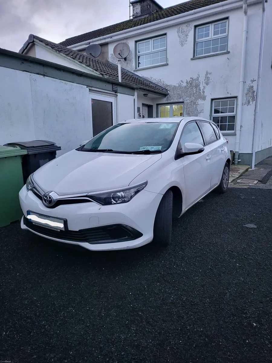 Toyota Auris 2017 - Image 1