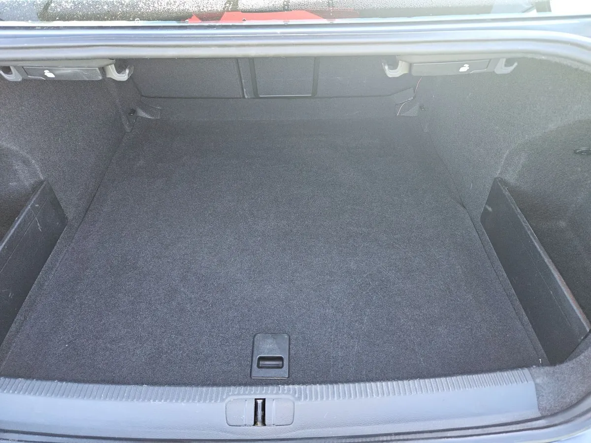 Volkswagen Passat 2013 - Image 4