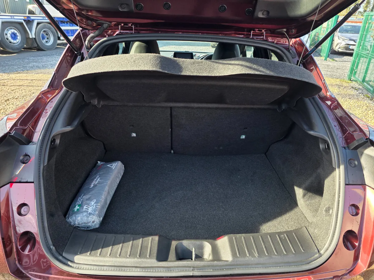 2024 Nissan Juke SV Premium Hybrid - Image 6